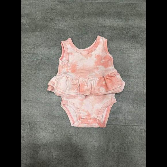 Carter’s • 0-3m • EUC pink onesie bodysuit preplum dress - Picture 1 of 1